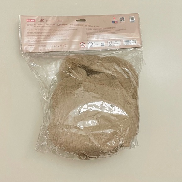 POP MART THE MONSTERS Classic Series-Plush Flower Bag - Picture 6 of 8